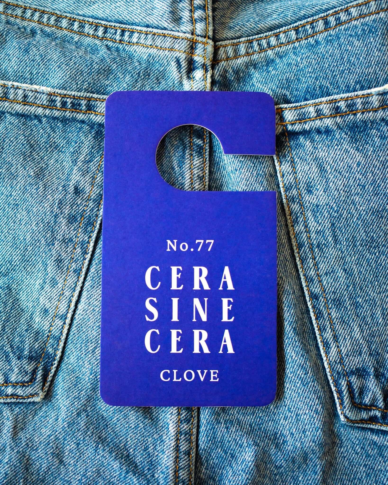 A vintage leather jacket, worn on special occasions. Amber and patchouli, touched with a hint of spice. Each tag retains its fragrance for ~4 weeks.CeraSineCera